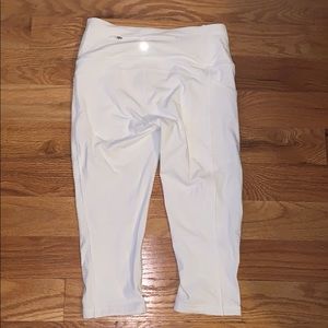 Lululemon white cropped workout pants